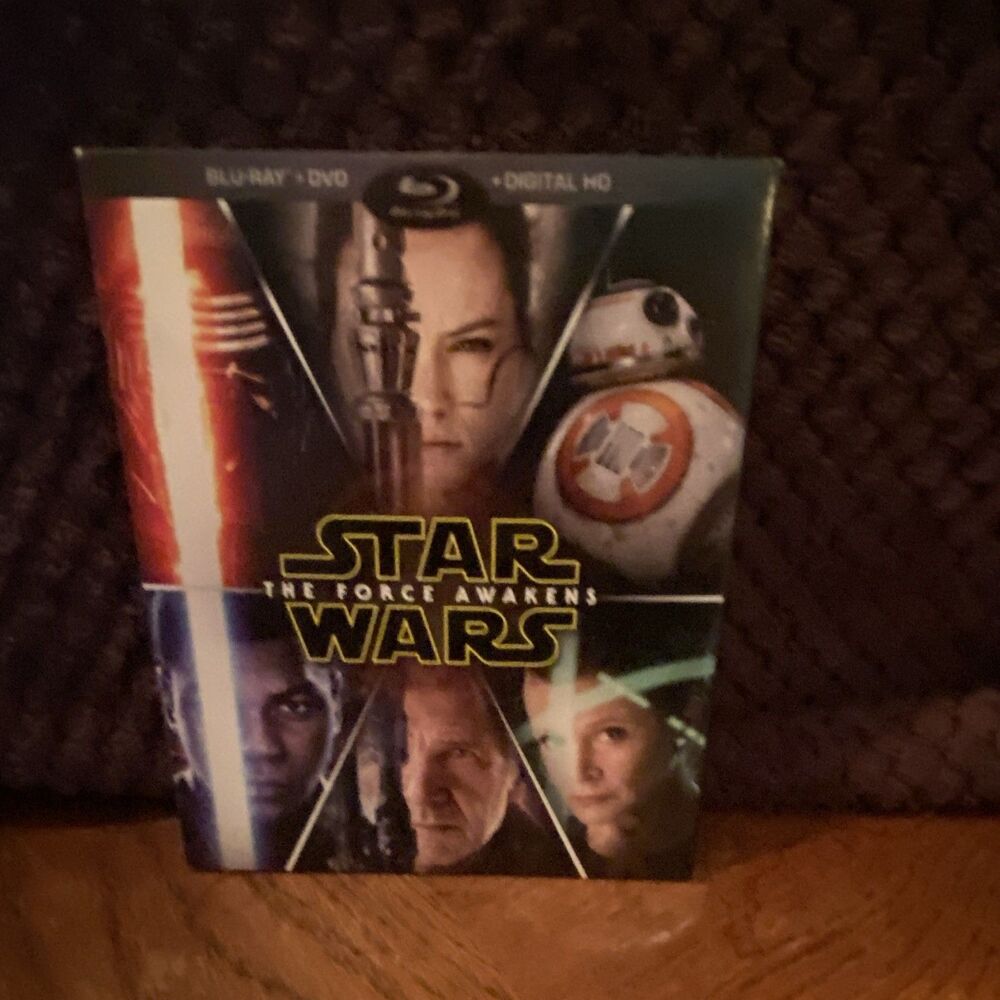 STAR WARS: EPISODE VII- THE FORCE AWAKENS BLURAY DVD FORD HAMMIL FISHER ABRAMS